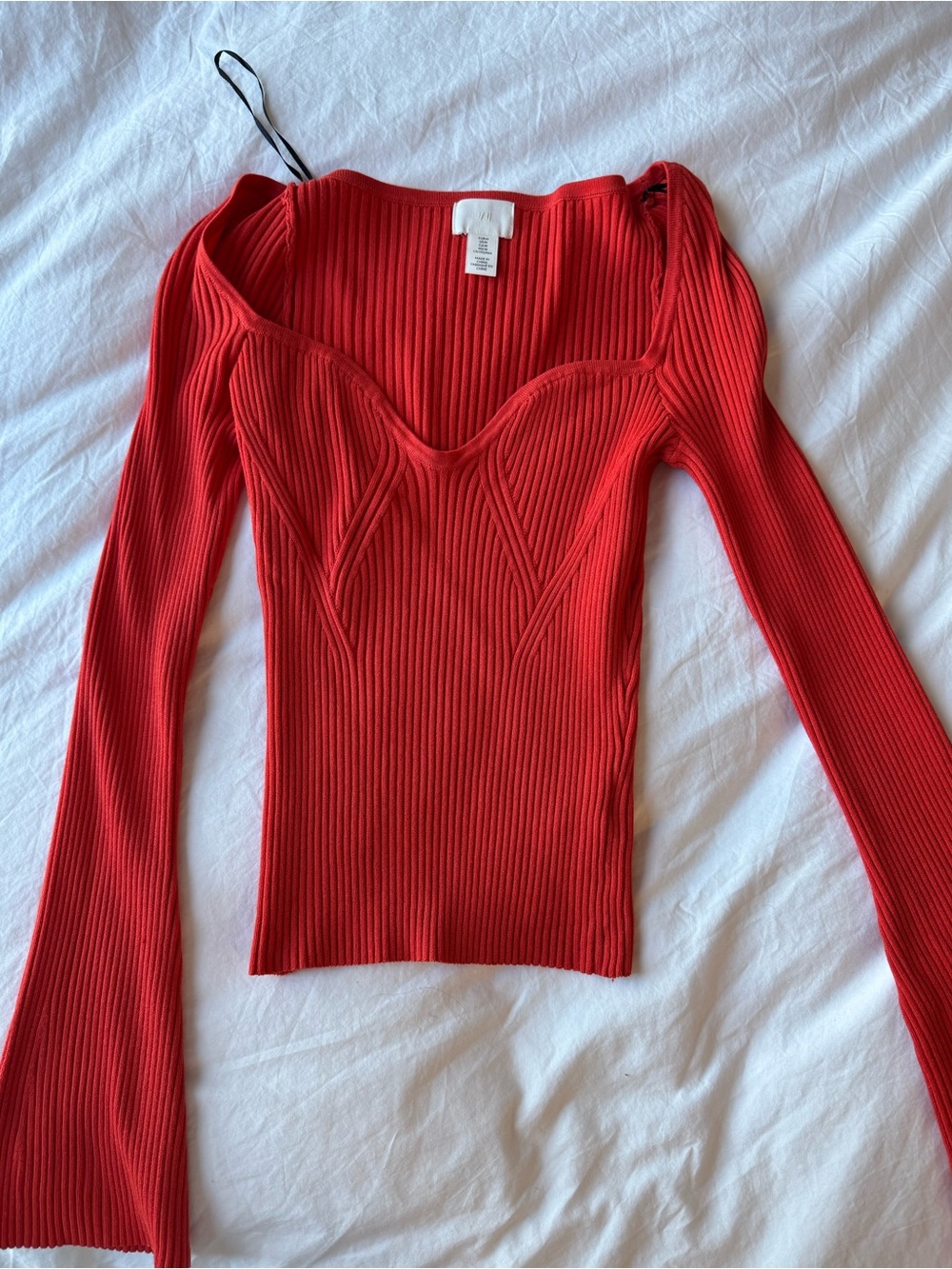H&M Red Ribbed Long-Sleeve Sweetheart Top
